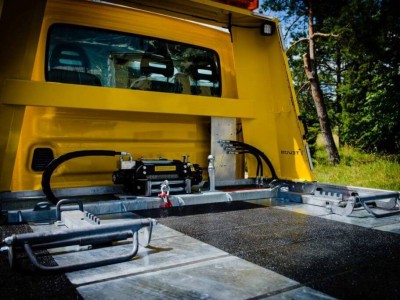 Laweta pojazdu Iveco Daily