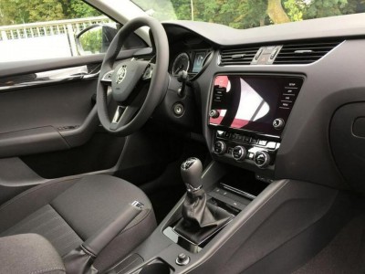 Wnętrze naszego auta zastępczego - Skoda Octavia